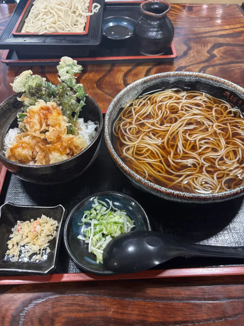 【外食】3/13の休日お昼ごはん~海老天丼もりセット~|ゆかｕさん
