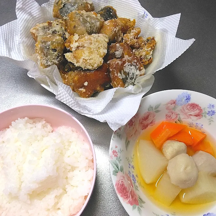 さばの竜田揚げ、さといもと大根とにんじんの煮物😋🍴|まほさん