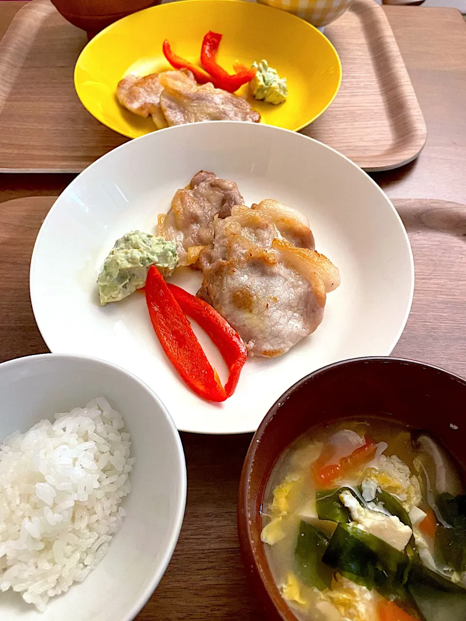 ポークソテーメインのお夕飯for kids🌛|みーぬさん