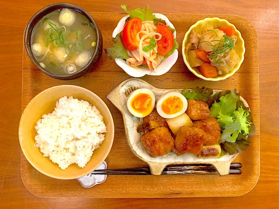 豚バラ薄切り肉で角煮風のおぼんごはん|すずさん