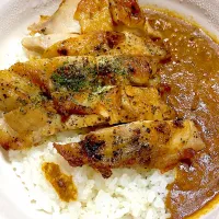 チキンステーキカレー、キャベツサラダ、お味噌汁|Ayaさん