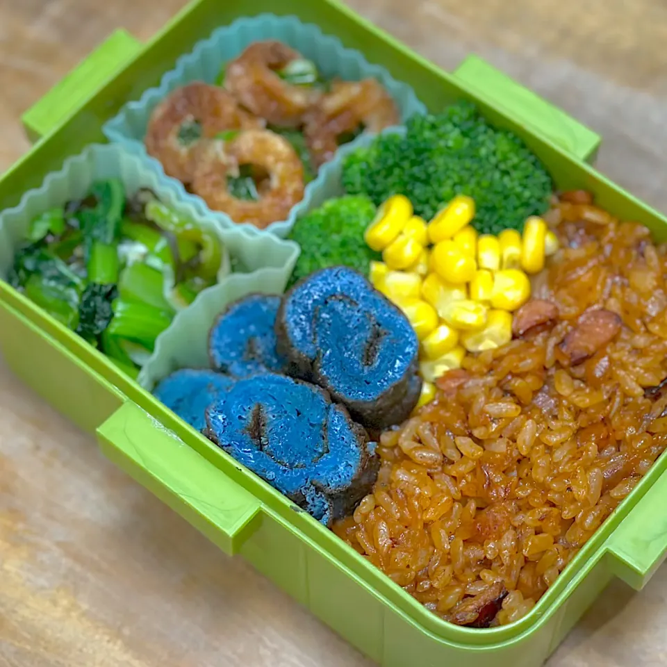 青い卵焼きの入ったお弁当🍱久々に登場🐻🐼、姉さん事件です！|くまちゃんさん