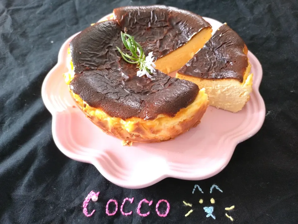 バスクチーズケーキだよ✨|cocco+さん
