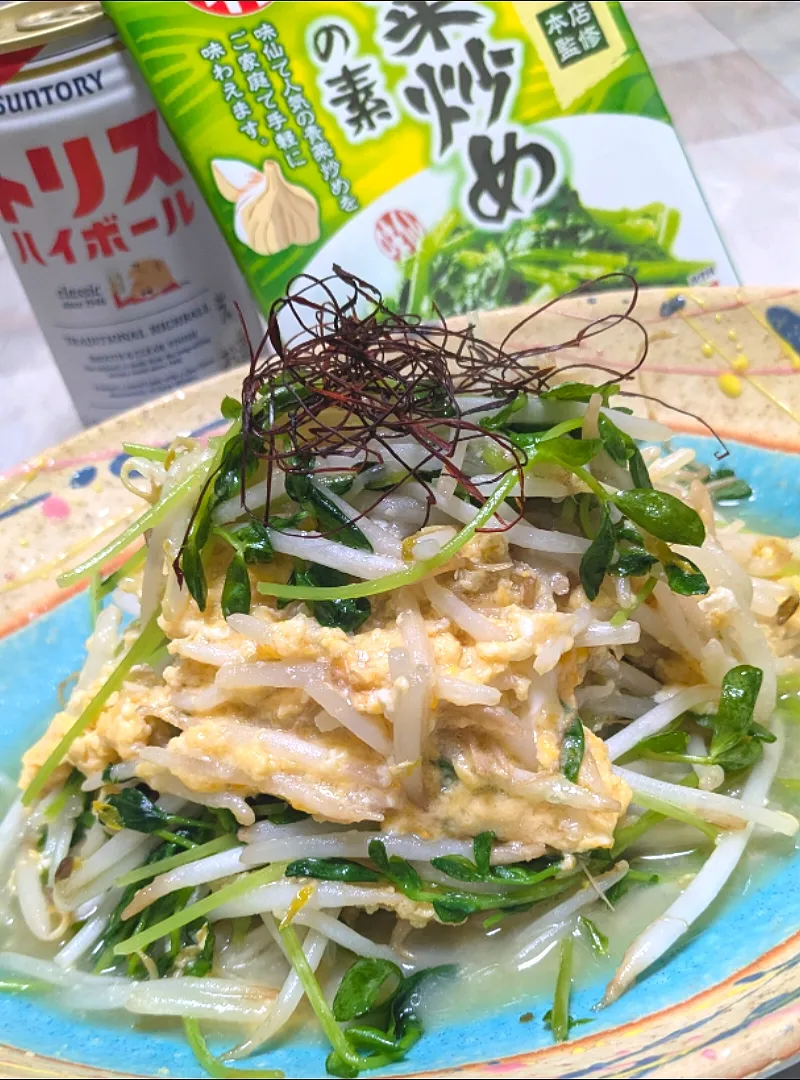 味仙の青菜炒めの元で、豆苗もやし卵とじ|ひとみんΨ(*´∀｀)Ψさん
