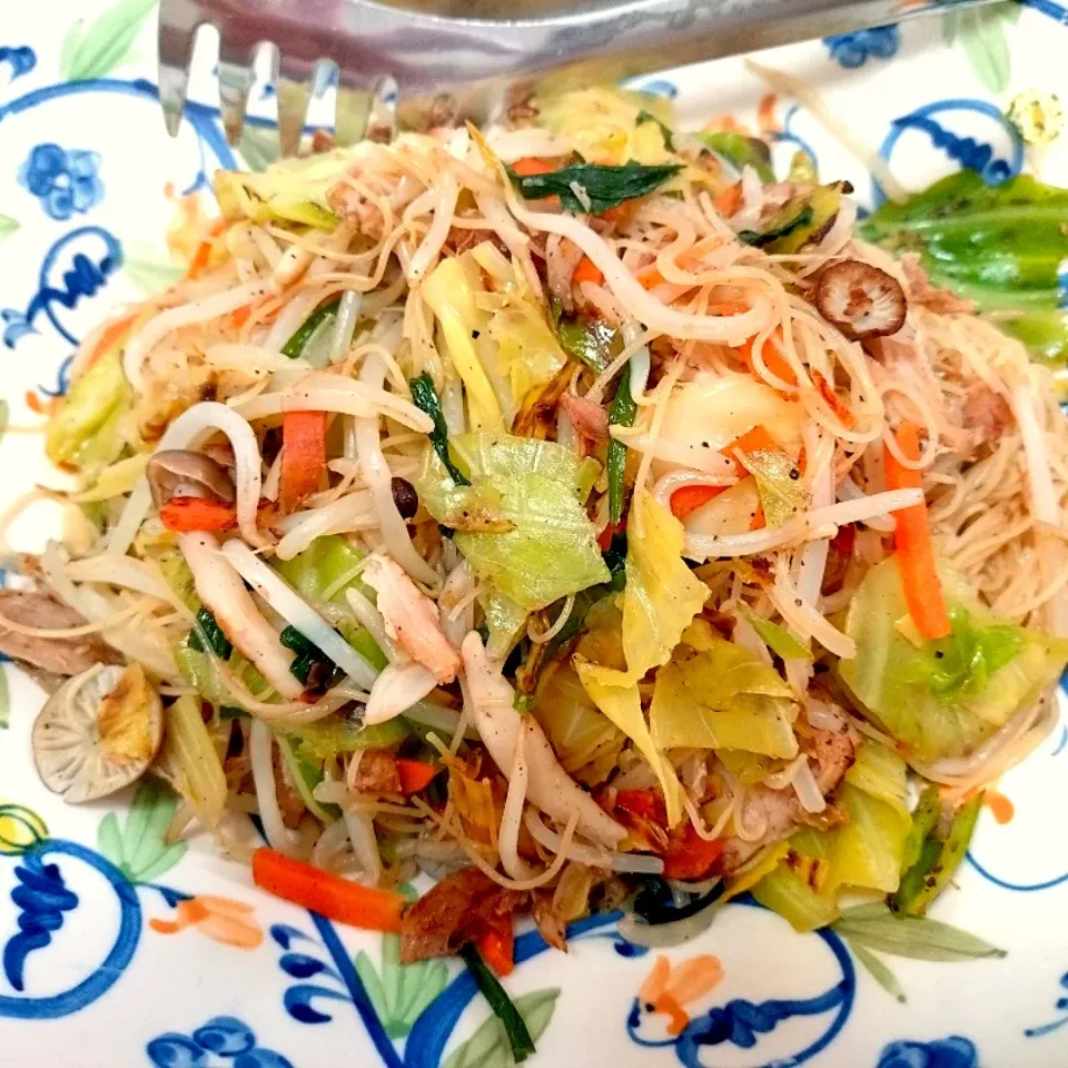 お野菜たっぷり！ケンミンの焼きビーフン|Ikue Sawadaさん