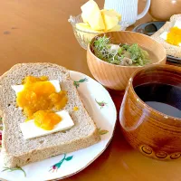 ライ麦食パンに発酵バターとぽんかんジャム❤️野菜スープ❤️珈琲❤️りんご| さくたえさん