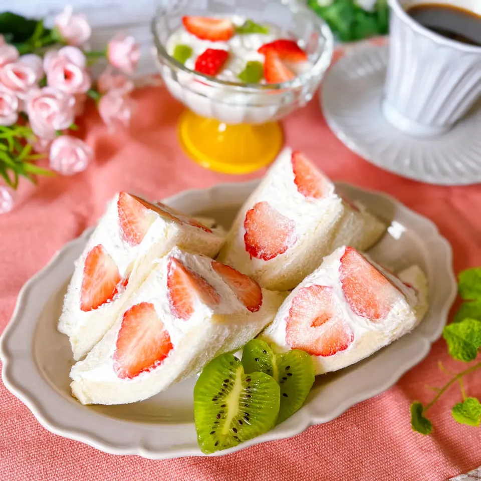 いちごサンド🍓|ハマーさん