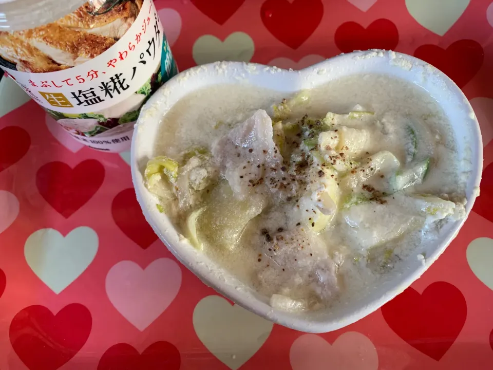 塩糀パウダーでホワイトクリームシチュー|そらまめさん