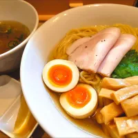 【TRYラーメン大賞2021-2022 新店・しょうゆ部門 5位】 
支那蕎麦 澤田 
昆布水つけ麺 白醤油 (1,150円) 
＋メンマ (200円) 
＠新宿御苑前3分 
(JR新宿駅から徒歩13分) 
25071
〈醤39塩11噌󠄀8タ3昆4出3F3冷0〉| 大脇さん