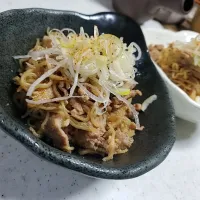 豚肉としらたきのしぐれ煮🎵| こぅさん