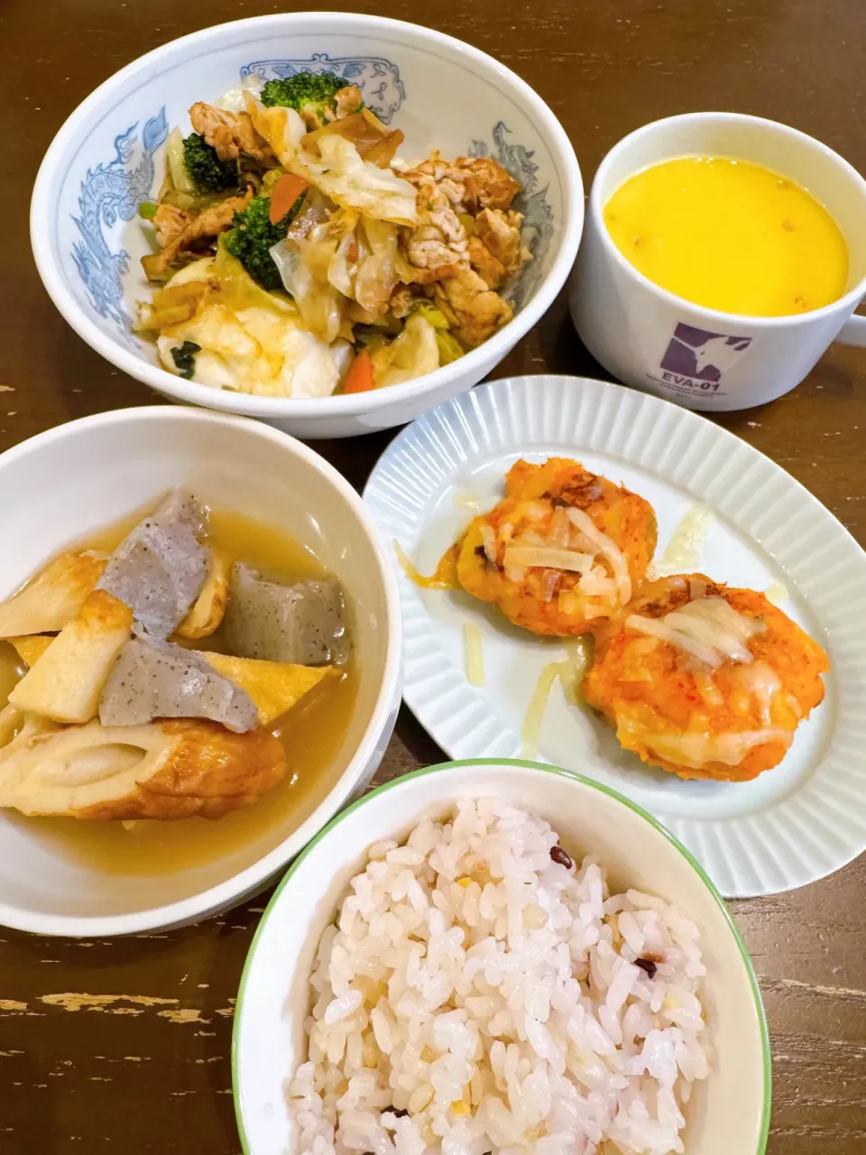 野菜炒め　キムチいももち　厚揚げちくわ煮もの　コーンスープ|らむむさん