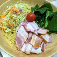 そのまんま麺のサラダ冷やし中華😋|みぽりん♪さん