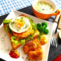 チーズハンバーグのオープンサンドウィッチ🥪とほうれん草のクリームスープ🥣|KANAさん