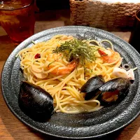 今日のランチは、海の幸のペペロンチーノ🍽️