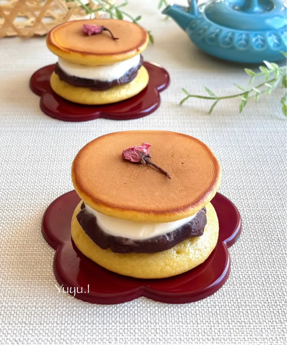 あん&クリームの桜どら焼き　ホットケーキミックスで|ゆーこどんさん