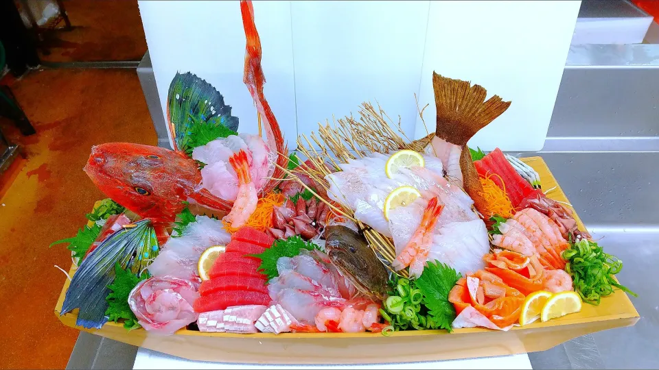 地物鮮魚姿造り刺し身盛り合わせ|Hikariさん