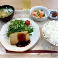 寮の朝ごはん😋|すかラインさん