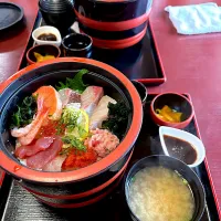 境港で海鮮丼😋|すかラインさん