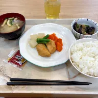 寮の朝ごはん😋|すかラインさん