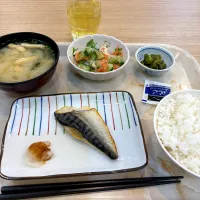 寮の朝ごはん😋|すかラインさん