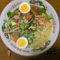 昼食　野菜炒めラーメン🍜|ATさん