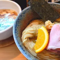 【2025年2月屋号/メニューを
リニューアル、旧屋号:にしき之
中華そば】 
麺堂にしき 池袋西口店
魚介塩昆布水つけ麺 (1,200円) 
＋ドデカワンタン (1個、200円)
＠池袋1分
25073
〈醤39塩11噌󠄀9タ3昆5出3F3冷0〉