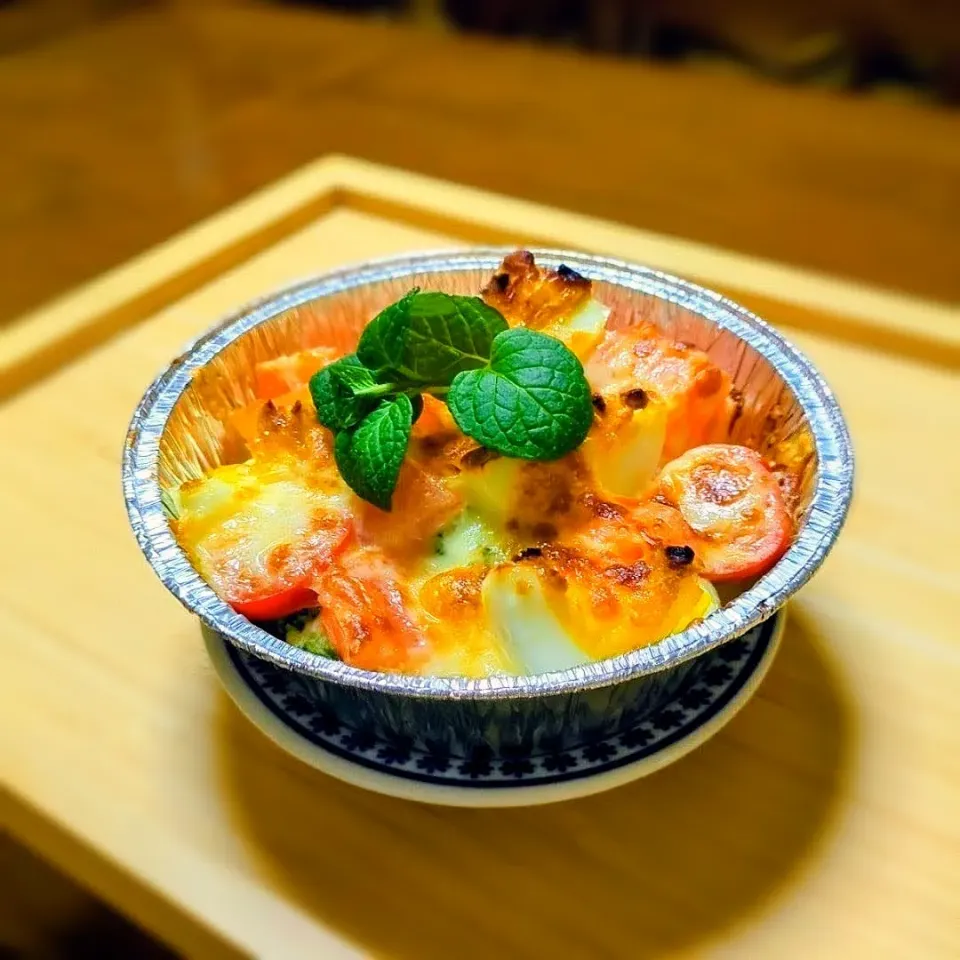 お野菜とWチーズのオーブン焼き🍅🥦🥔|森のごはん屋さんさん