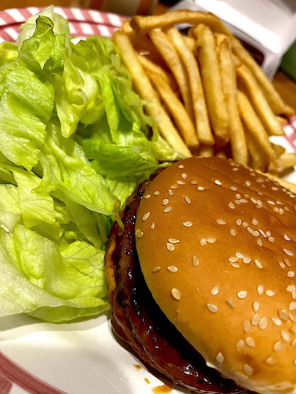 チーズが入ってなかったんで自宅でスライスチーズを挟んで食べた #夕飯　チーズてりたまセット|ms903さん
