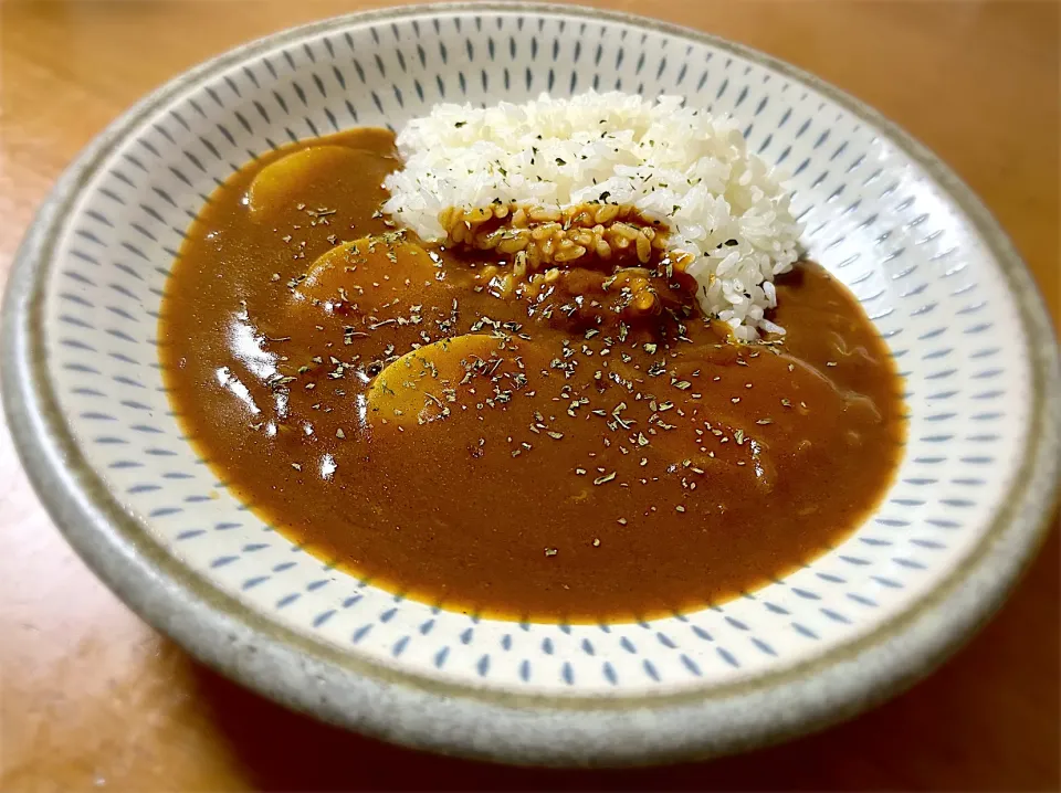 おでん汁で新じゃがと新玉ねぎのカレー|deekay71さん