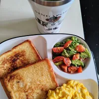 Good morning butter mayo sugar toast scrambled eggs avocado tomatoes +  iced matcha 😘😘😘💕💕🥑🥚🍞🍵|🌷lynnlicious🌷さん