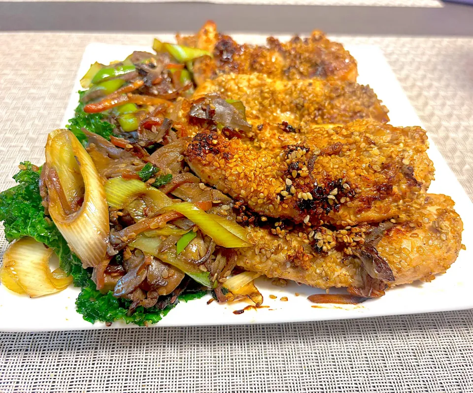 鶏ささみの酒粕味噌漬け鬼胡麻焼き。|ゆっちこさん
