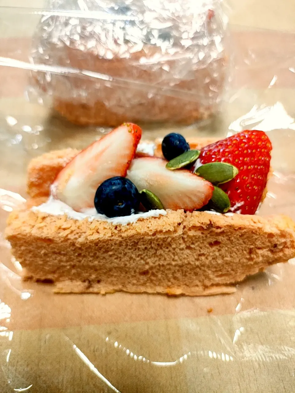 いちご🍓みるくしふぉんサンド|うさくまさん