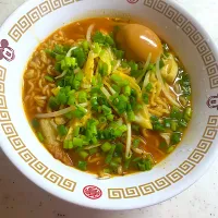 辛ラーメンスパイシーチキンに納豆のタレ漬け味玉