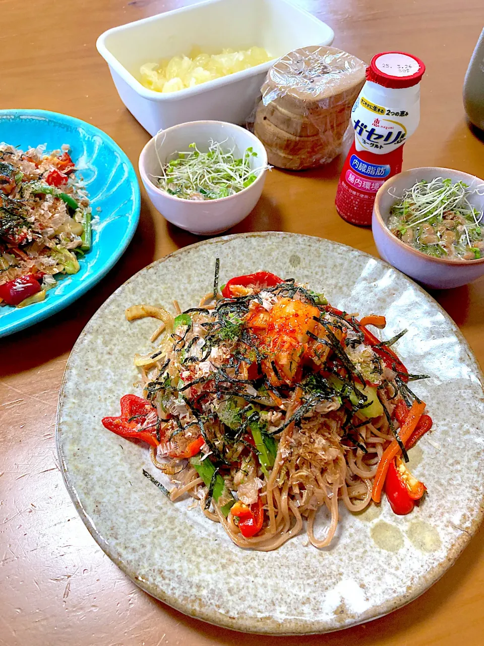 チョコさんの料理 つぶ味噌でキムチ焼きうどん🐷|さくたえさん
