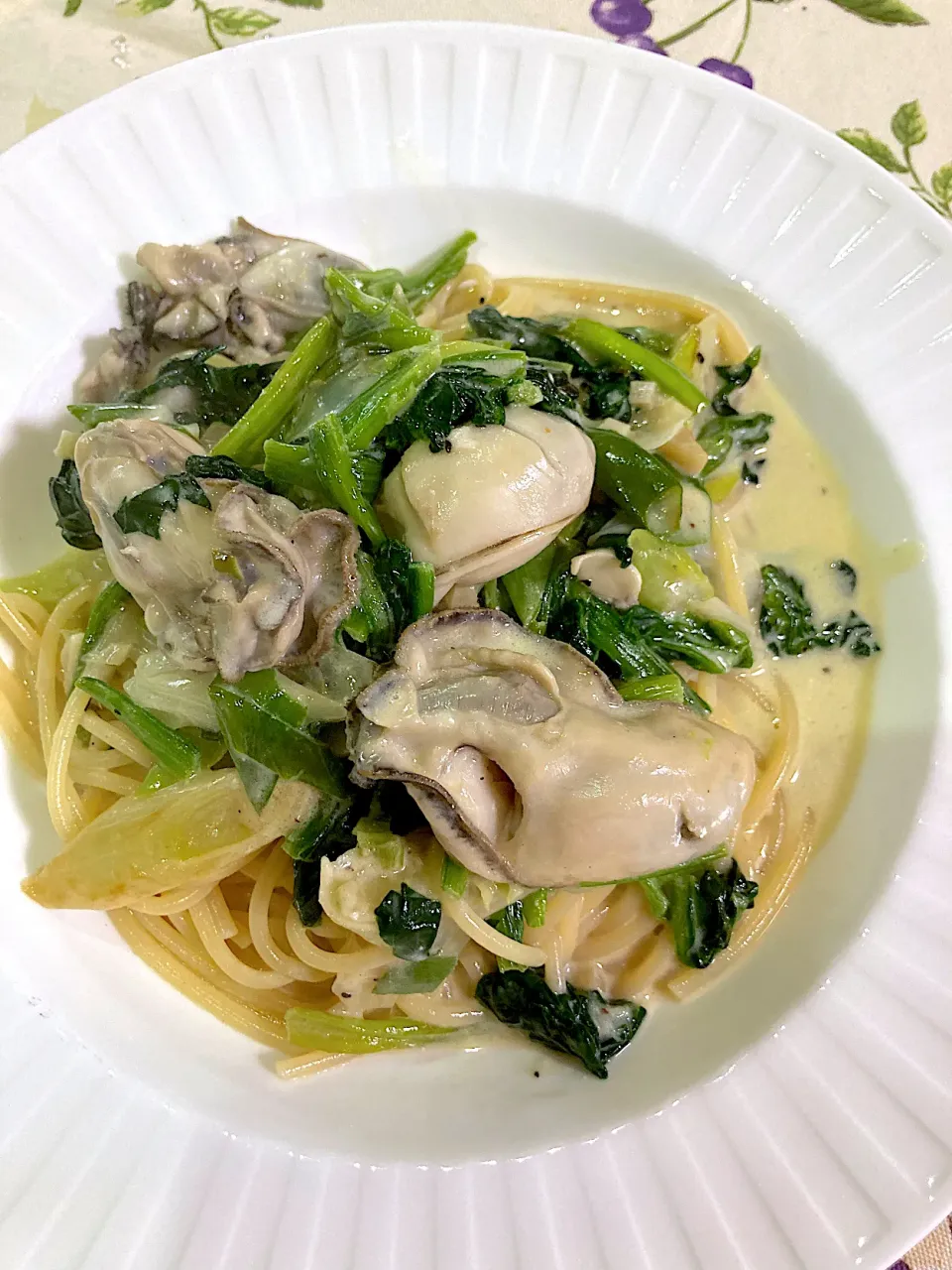 プリプリ広島カキ🦪とほうれん草のクリームパスタ🍝|keitanさん