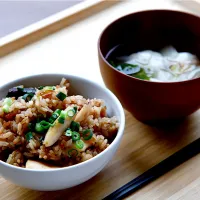 イカ飯と桜エビつみれと白菜の汁物|マユマユさん