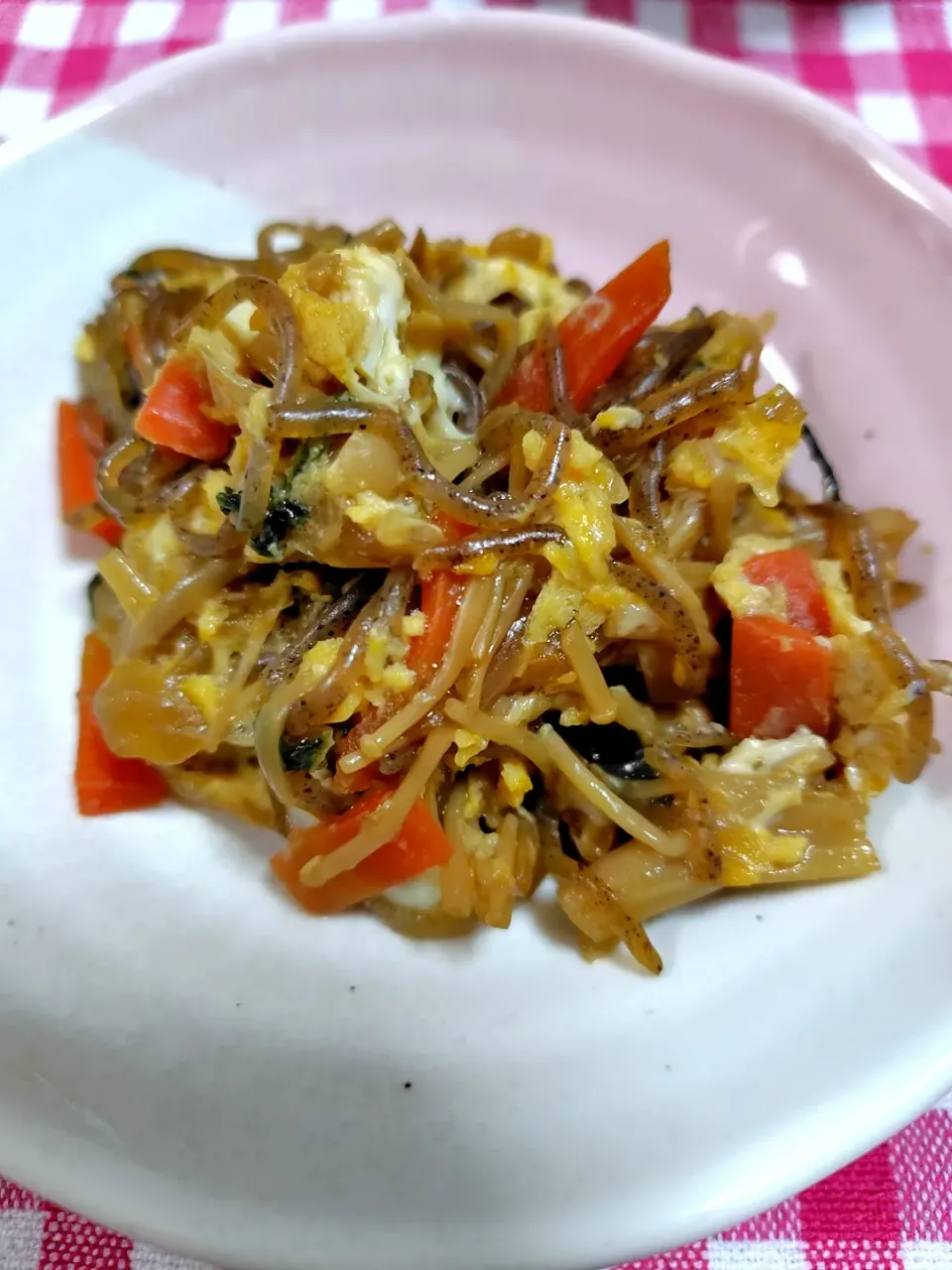 えのきと糸こんにゃくのすき焼き風卵とじ♪|藤さんちのごはんさん