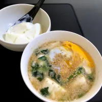 14:17 朝？ごはん　豆腐味噌汁とヨーグルト|へれ子さん