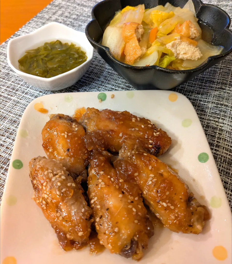 ☆山ちゃん風手羽焼き　☆白菜うま煮　☆めかぶ|chikakoさん