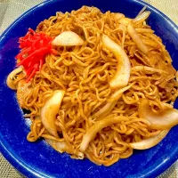 ピリ辛い焼きそば😍| タマチャンフーズさん