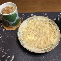 味噌仕立てオートミール中華風卵雑炊、ちぎったロースハム＆フライドレッドオニオン＆フライドガーリック＆カットワカメ入りタマネギスープ、白あんぱん(朝ご飯)|enarinさん