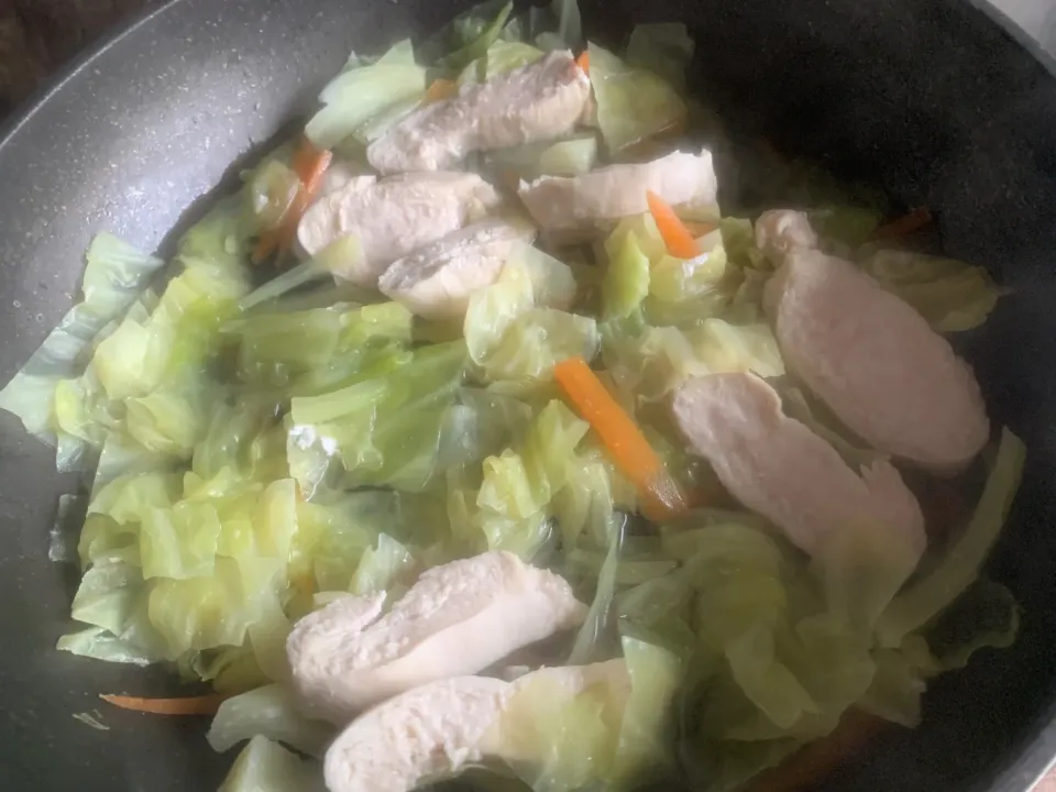 鶏むね肉とキャベツのほったらかし煮込み|そらまめさん