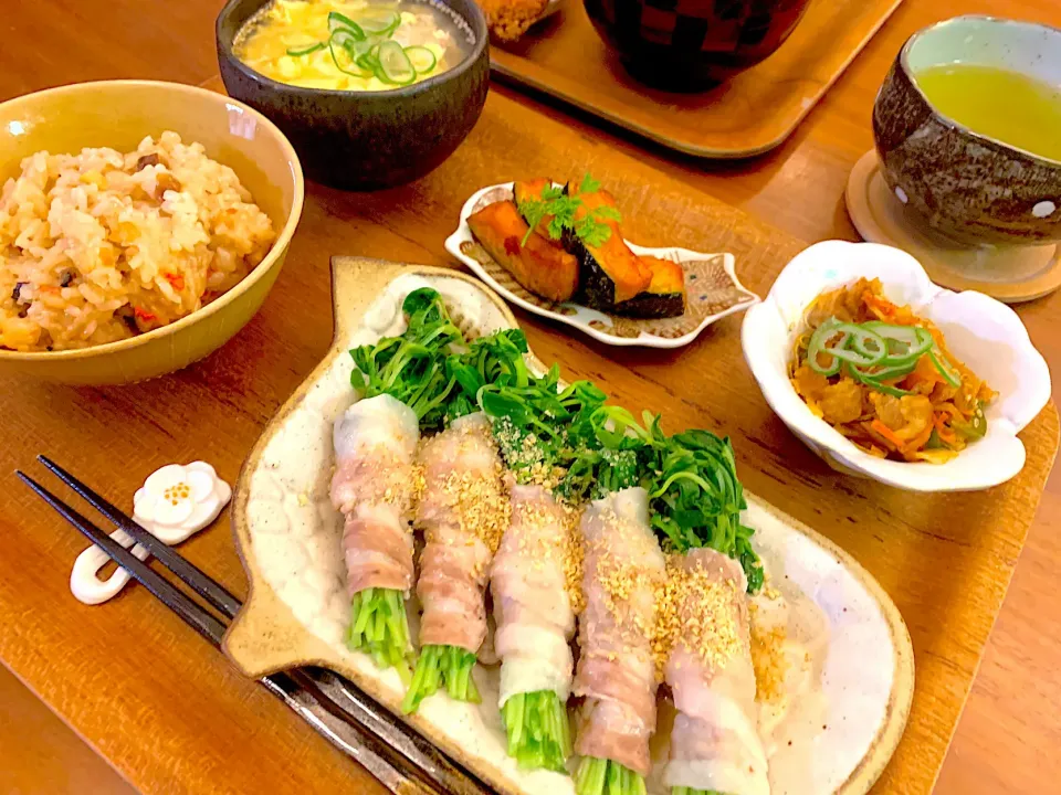 中華おこわ2日目は豆苗の豚バラ巻きと😋|すずさん