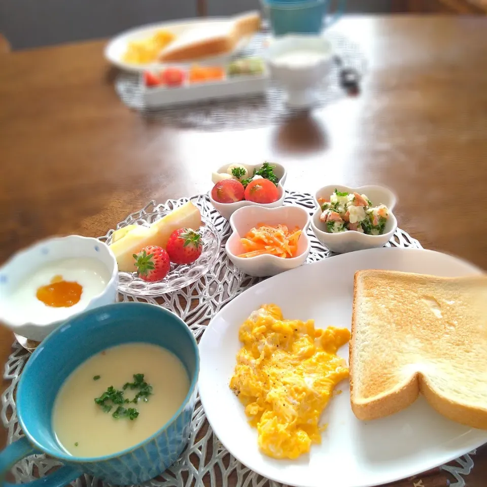 朝ごはん🌄！|まめころさん