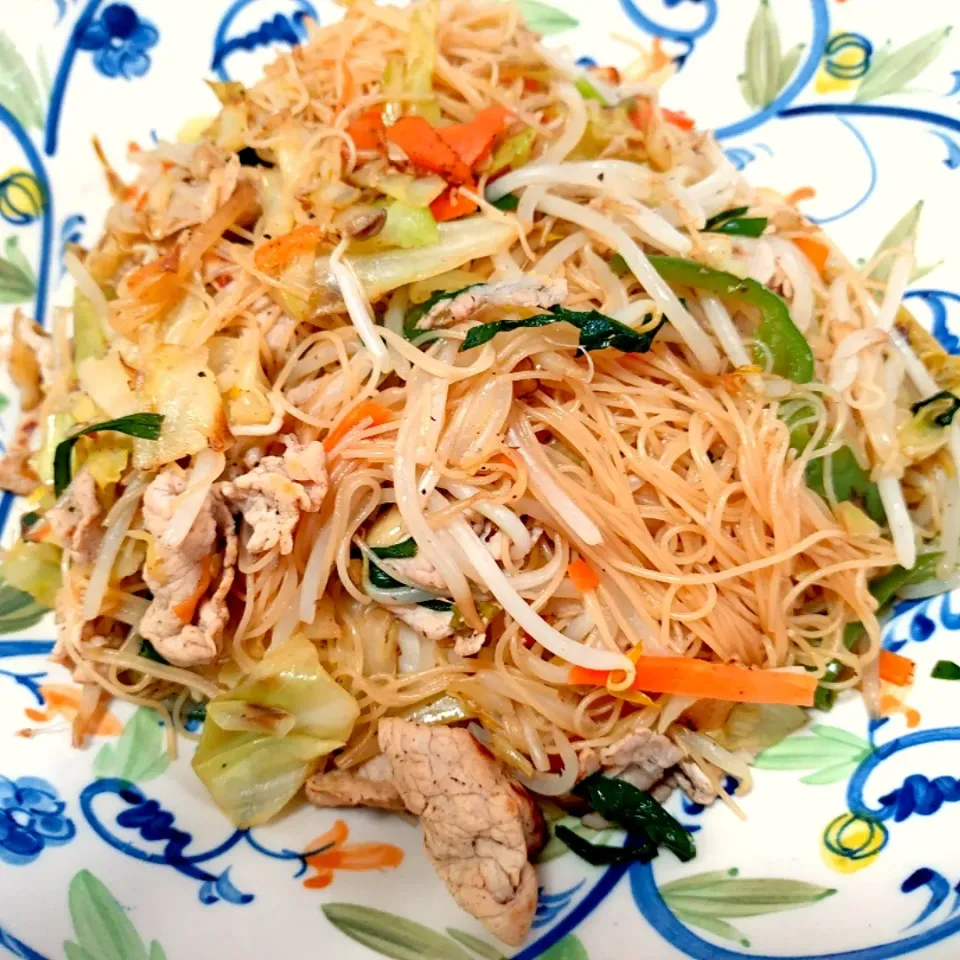 お野菜たっぷり！ケンミンの焼きビーフン|Ikue Sawadaさん