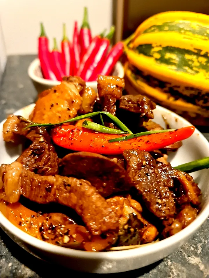 chicken adobo mix with chicken liver and rump steak|ジェンルグクッキングさん