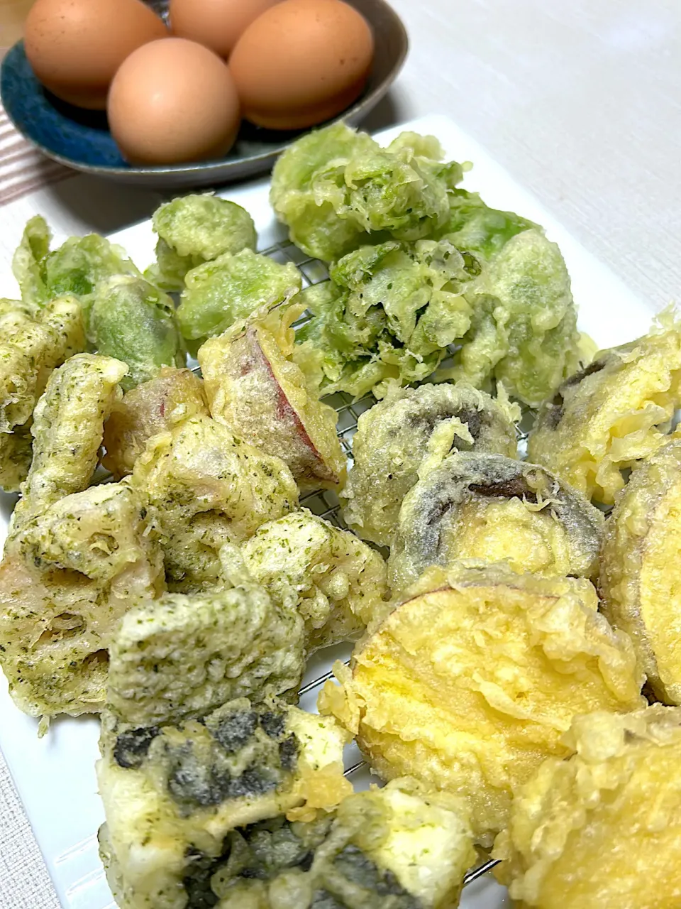 旬の蕗のとう　椎茸　無農薬さつまいも　青のりレンコン　海苔巻はんぺん　の天ぷら|まゆさん