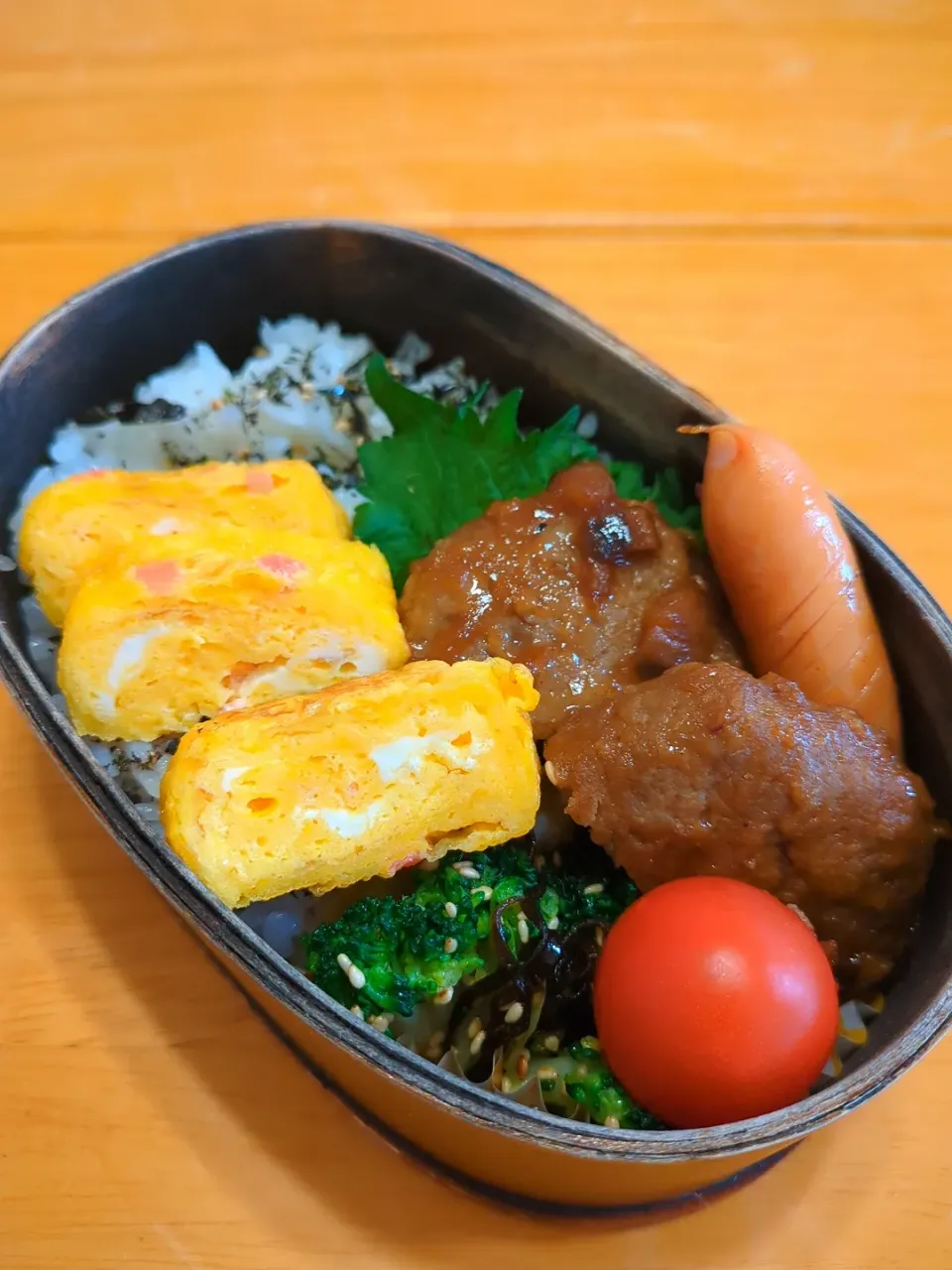 旦那さん弁当は手抜きハンバーグと紅生姜入りのたまご焼き|さやかさん