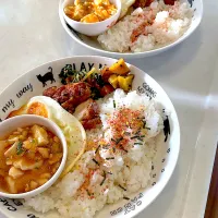 おっさんワンプレート　大学🍠　俺のチンピラ　唐揚げ　目玉焼き　マーボー| ひげおやじさん