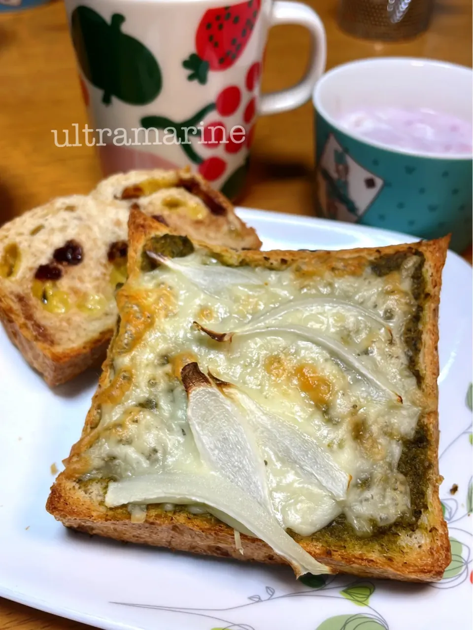＊バジルチーズトーストで朝ごはん♪＊|ultramarineさん